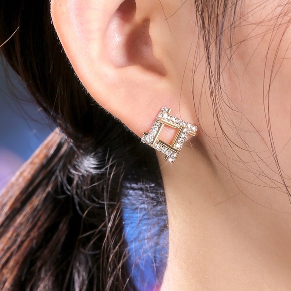 ✨Stunning Square Studs✨ - Picture 2 of 3